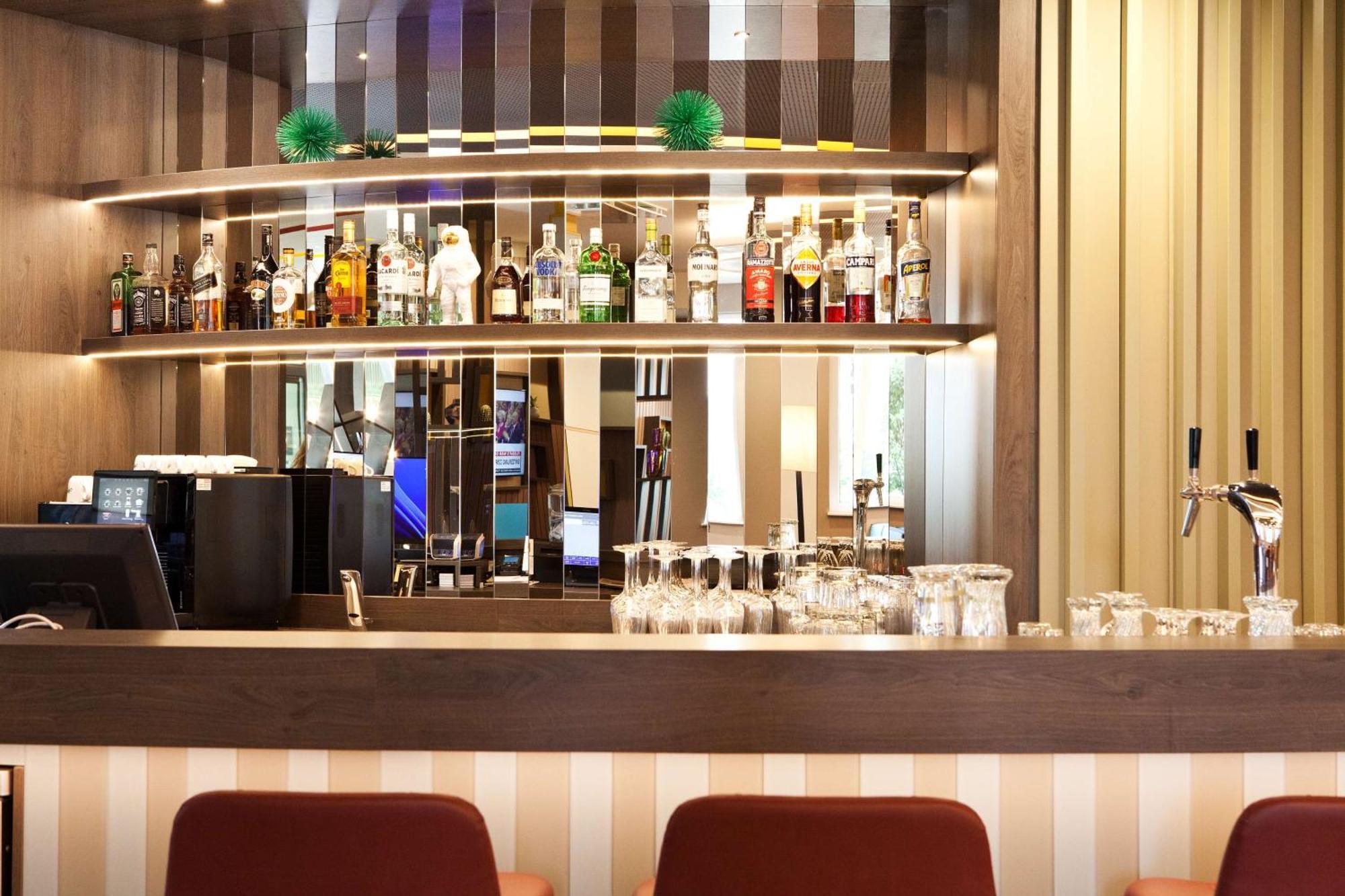 Hampton By Hilton Hotel