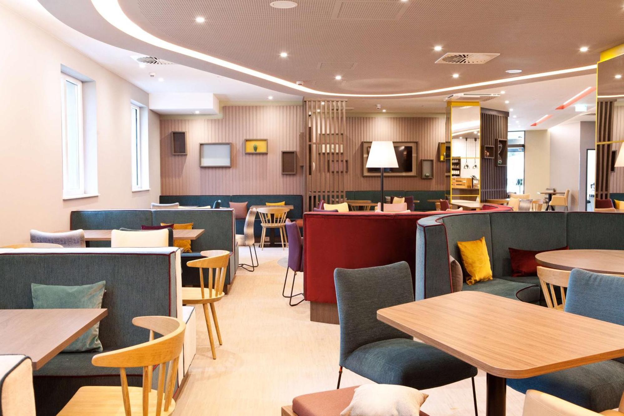 Hampton By Hilton 3*