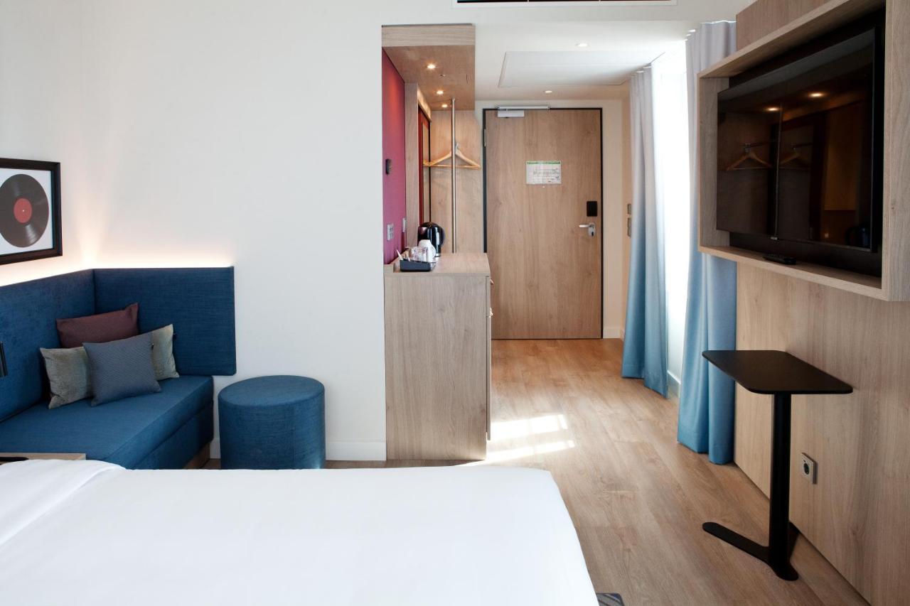 Hampton By Hilton