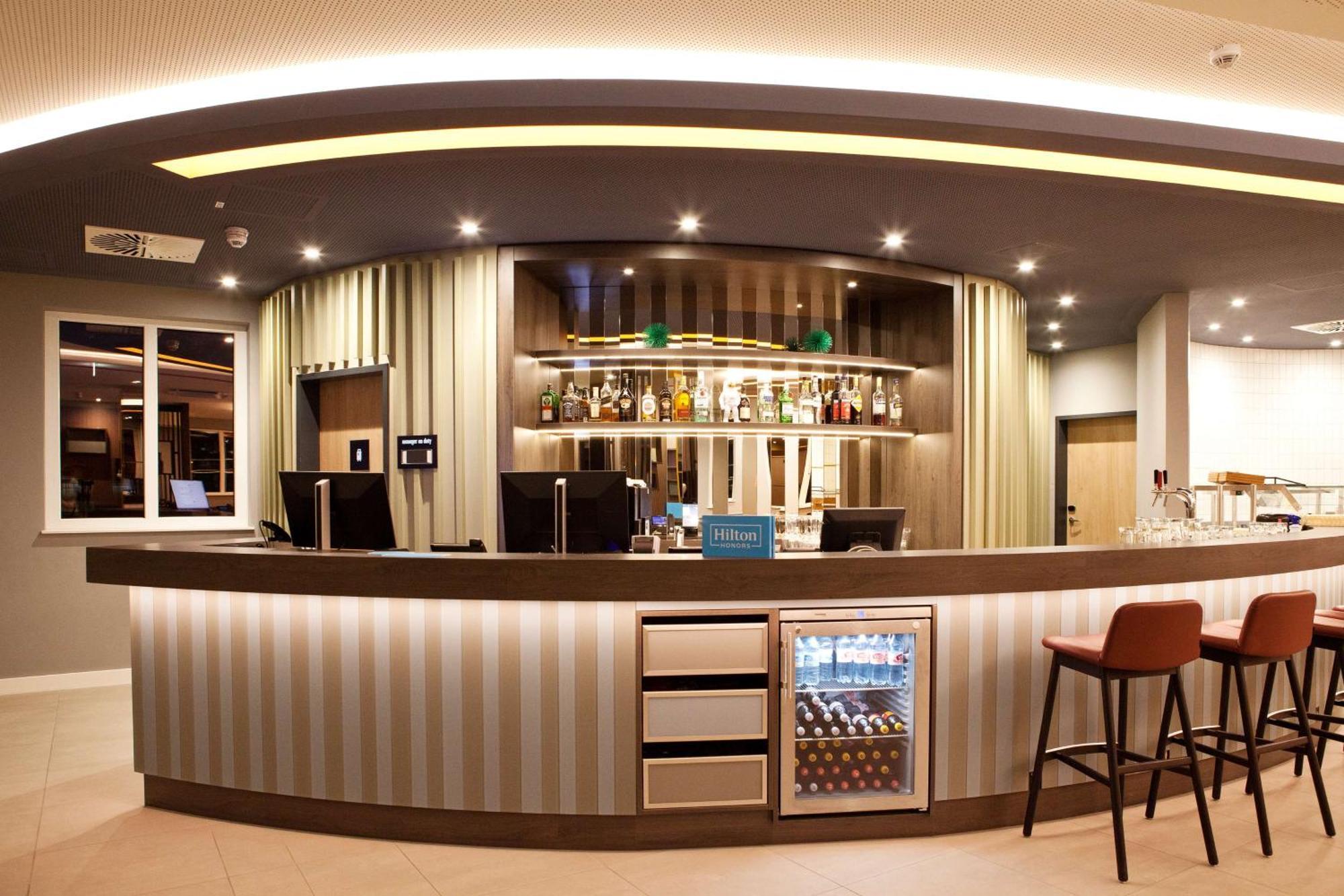 Hampton By Hilton Отель