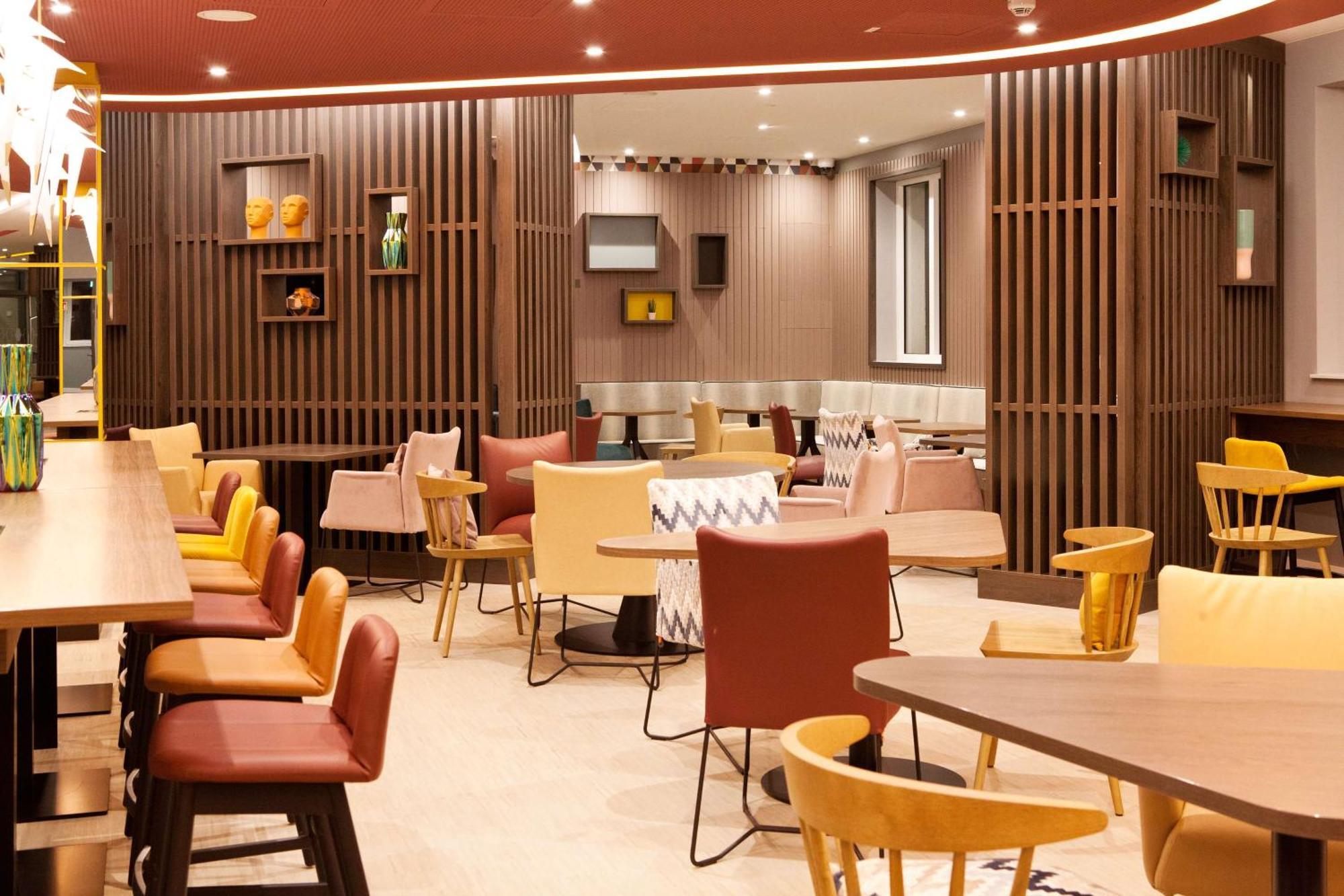 Hampton By Hilton 3*