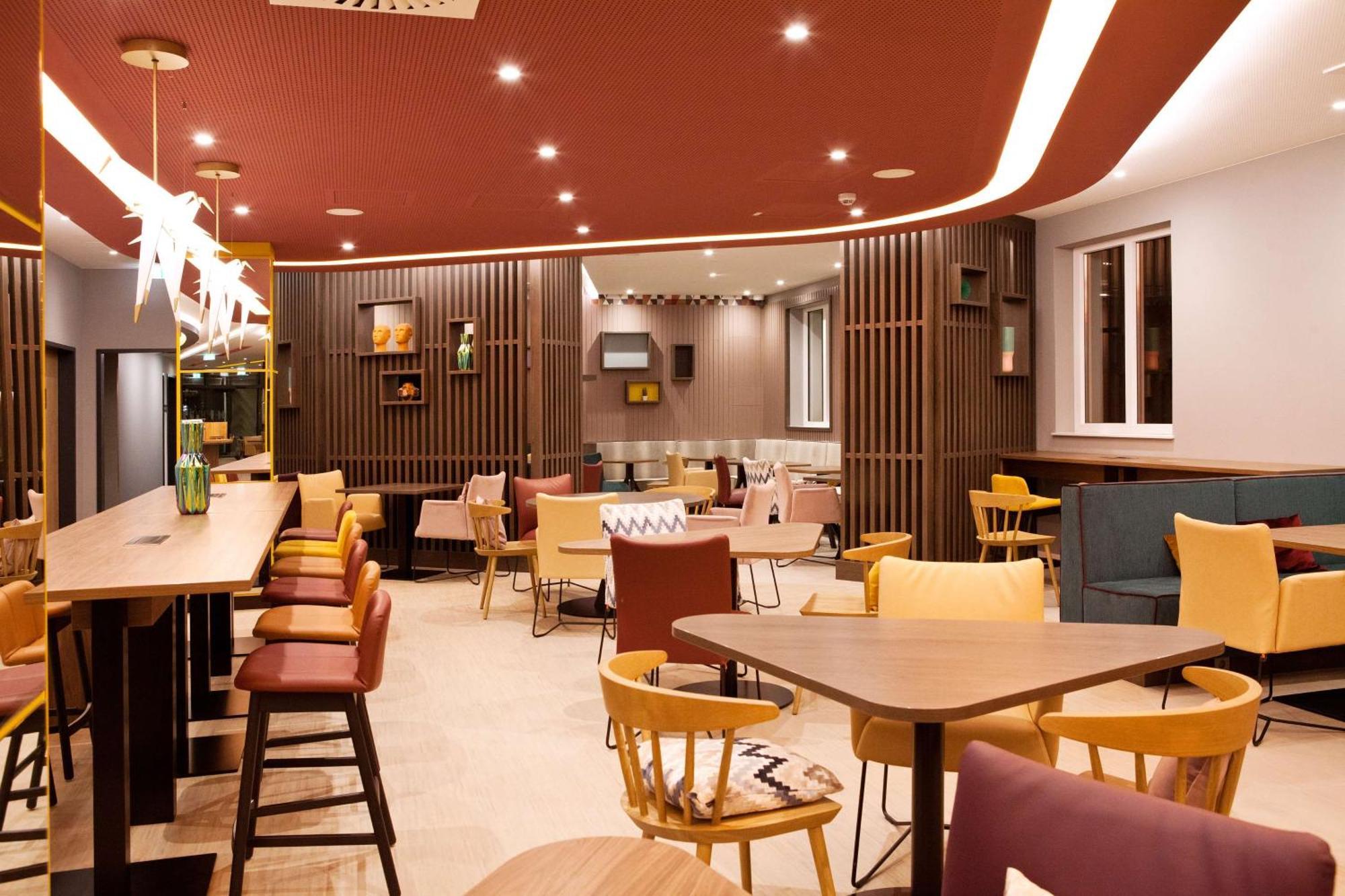 Hampton By Hilton Hotel 3*