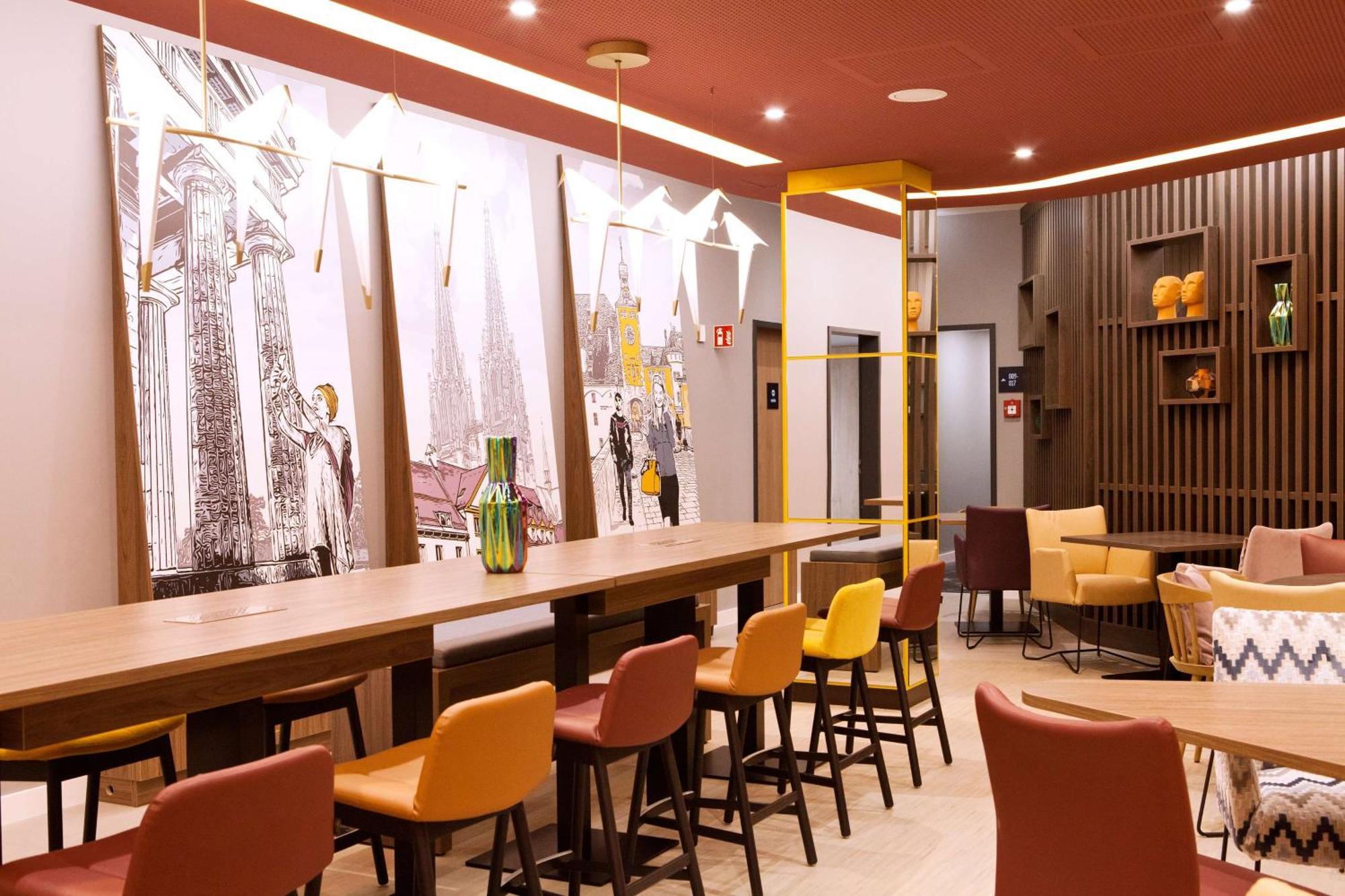 Hampton By Hilton Hotel