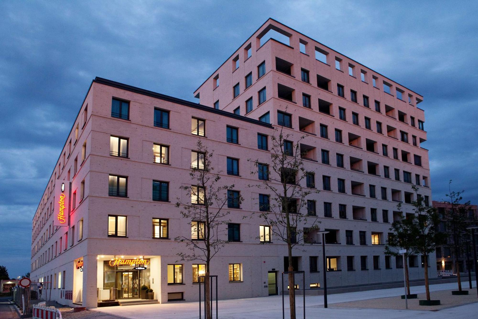 Hotel Hampton By Hilton 3*